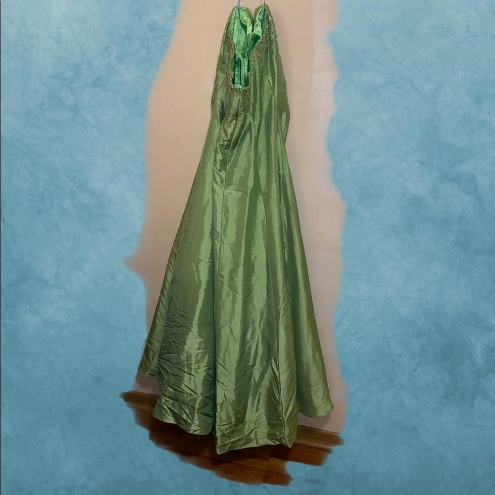 STRAPLESS GOWN - Picture 2 of 2